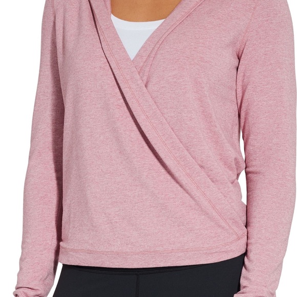 Carrie Underwood | Sweaters | Calia 